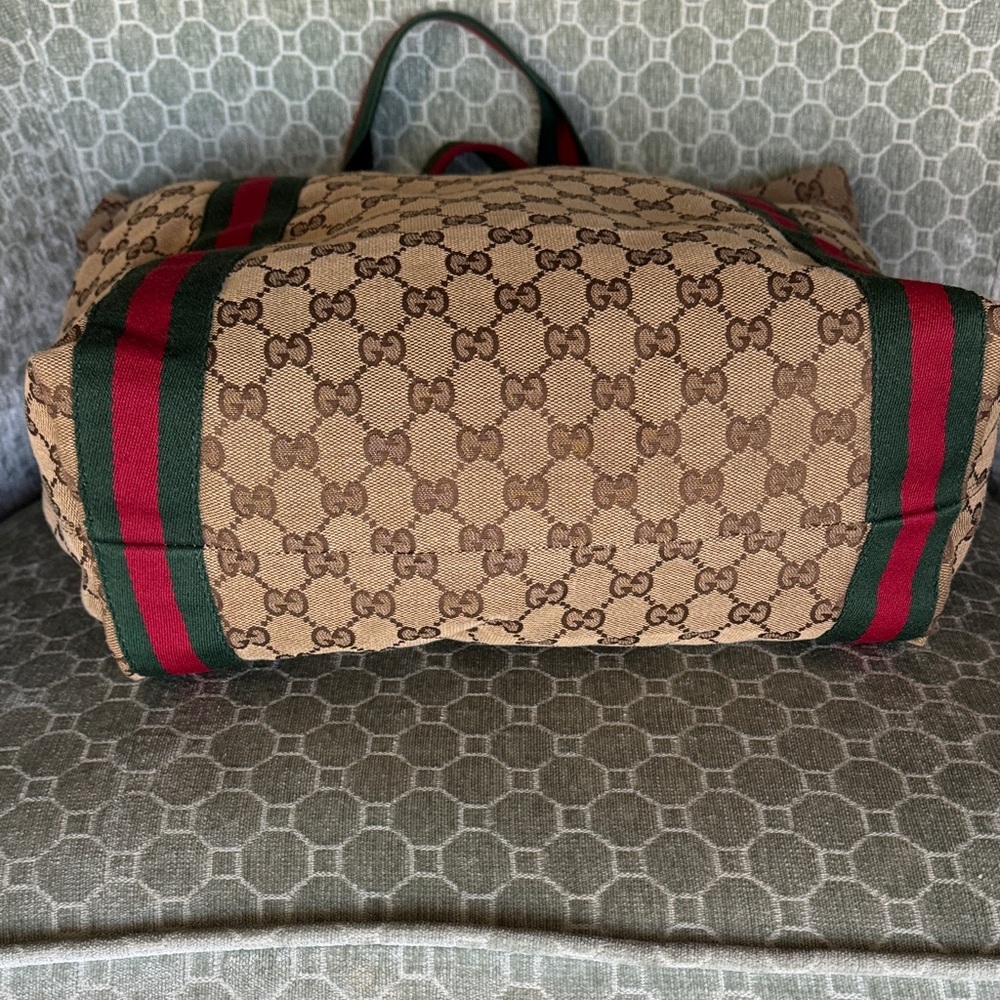 Gucci Sherry GG Monogram Tote with Red and Green Straps - Picture 9 of 16